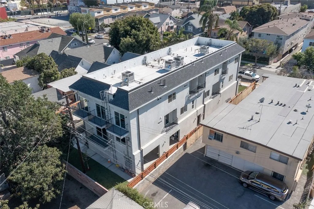 1041 W Leighton Avenue
