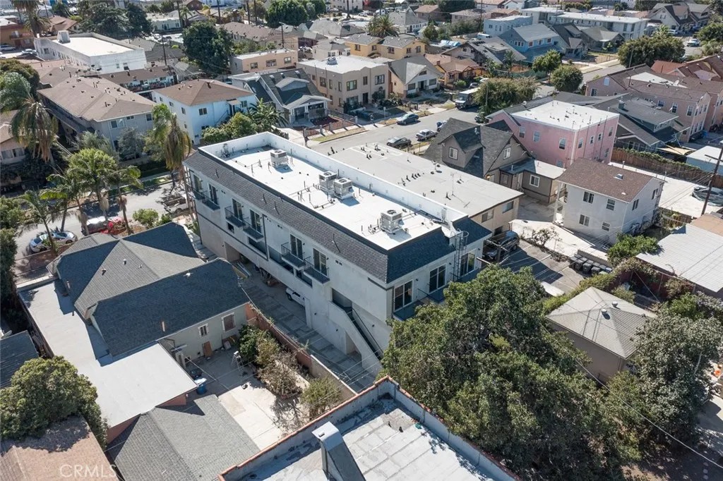 1041 W Leighton Avenue