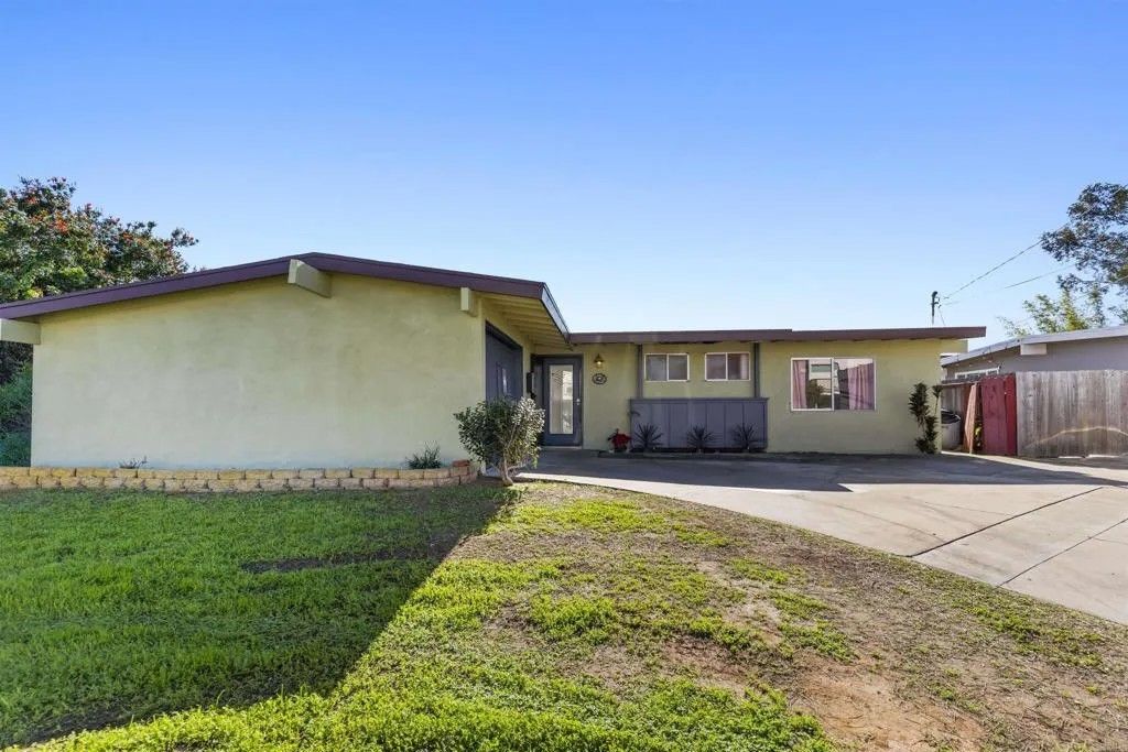 Photo of 1125 Holly Avenue, Imperial Beach, CA 91932 (MLS # PTP2600474)