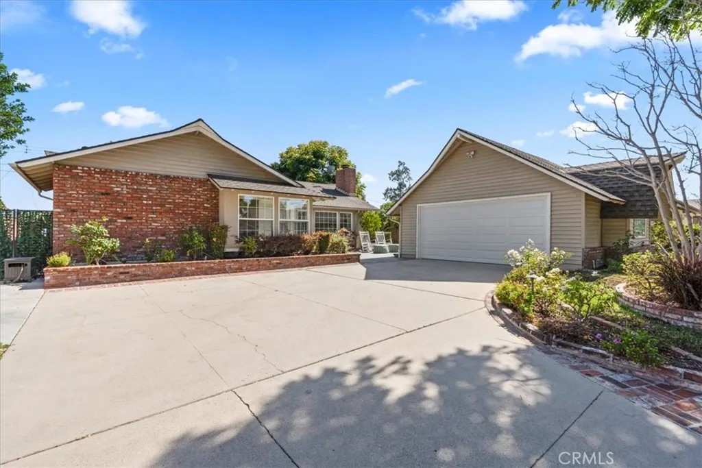 2732 Mainway