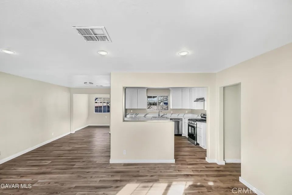 45503 11th Street West