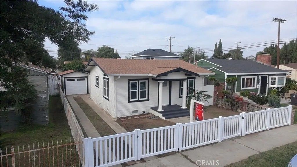 Photo of 5493 Cerritos Ave, Long Beach, CA 90805 (MLS # DW25277492)