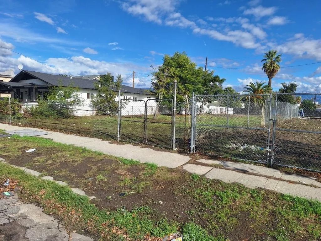 Photo of 157 N J St, San Bernardino, CA 92410 (MLS # SR26063733)