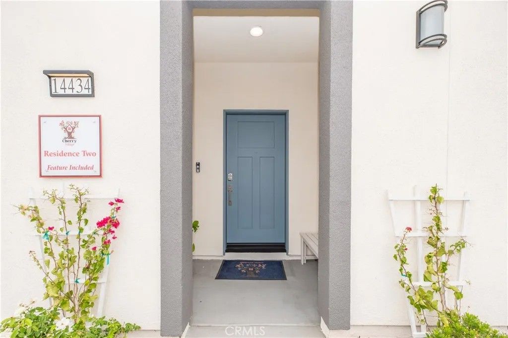 Photo of 14403 maraschino Avenue, Fontana, CA 92335 (MLS # CV26086029)