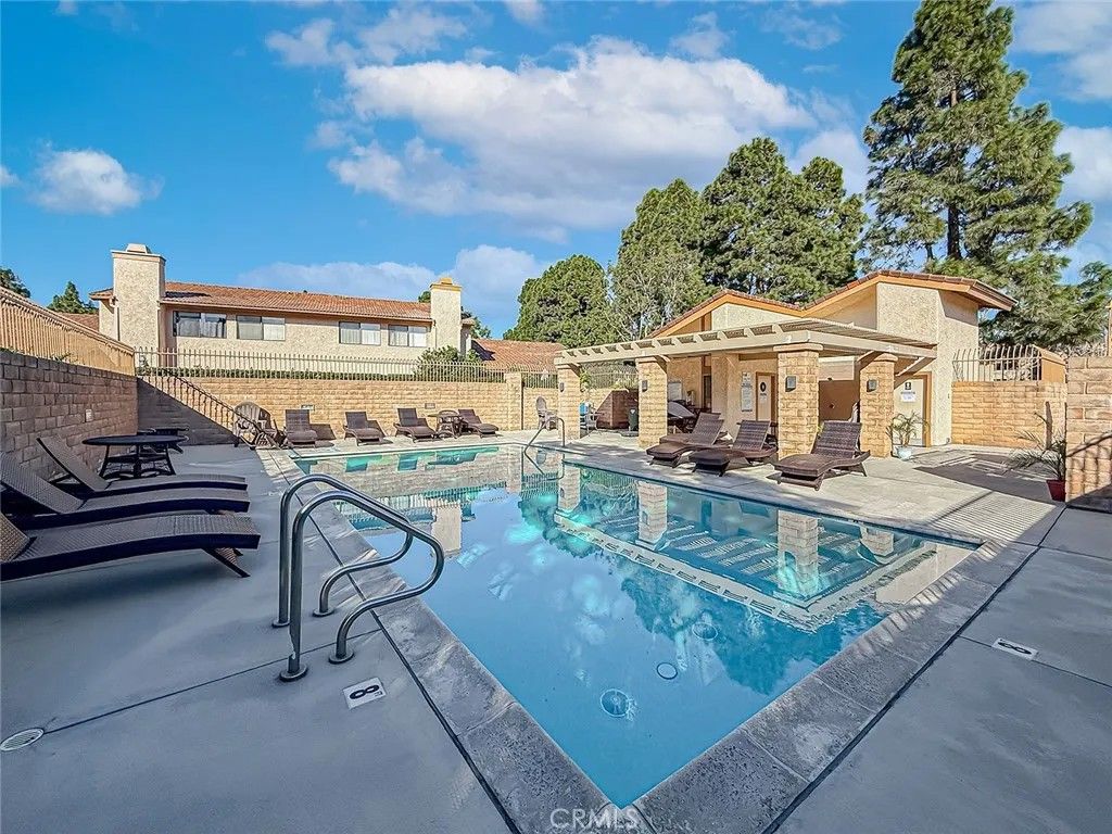 Photo of 1035 Mchugh Court, Ventura, CA 93003 (MLS # SR26001342)