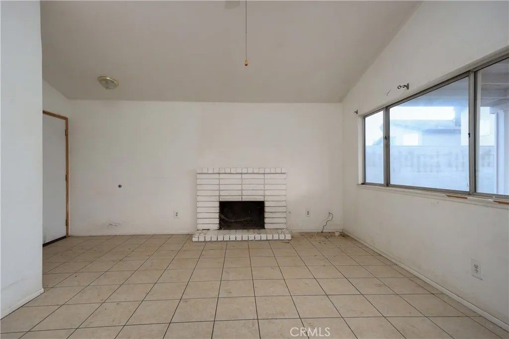 Photo of 5320 Jonah St, Bakersfield, CA 93307 (MLS # SR26004392)