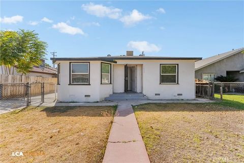 Photo of 1003 El Tejon Ave, Bakersfield, CA 93308 (MLS # NS25279923)