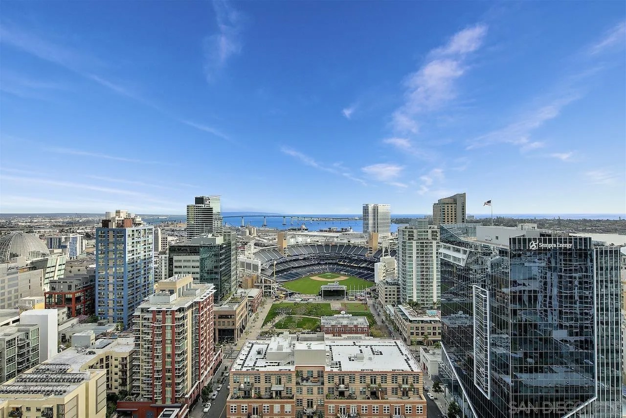 800 The Mark Ln 2803