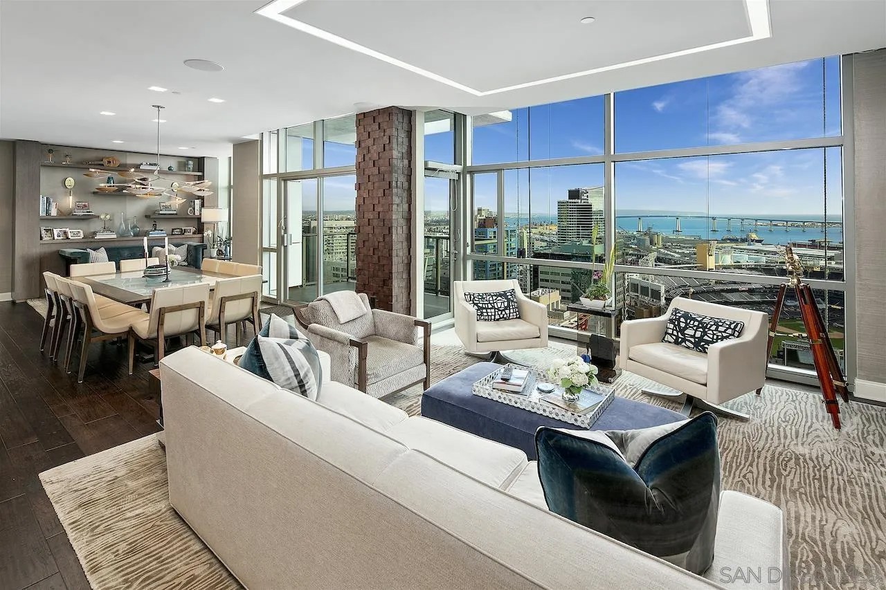 800 The Mark Ln 2803