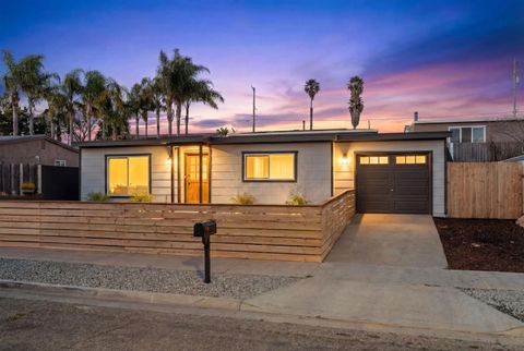 Photo of 1426 Santa Rosa St, Oceanside, CA 92058 (MLS # 260004708)