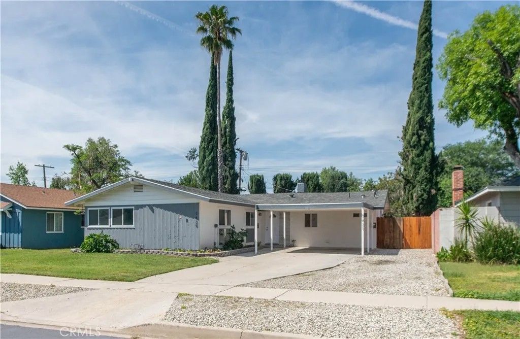 Photo of 7429 Kentland Ave, West Hills, CA 91307 (MLS # SR26069626)