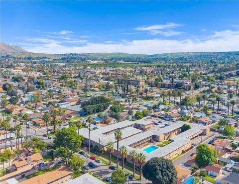 2032 W Linden Riverside CA 92507