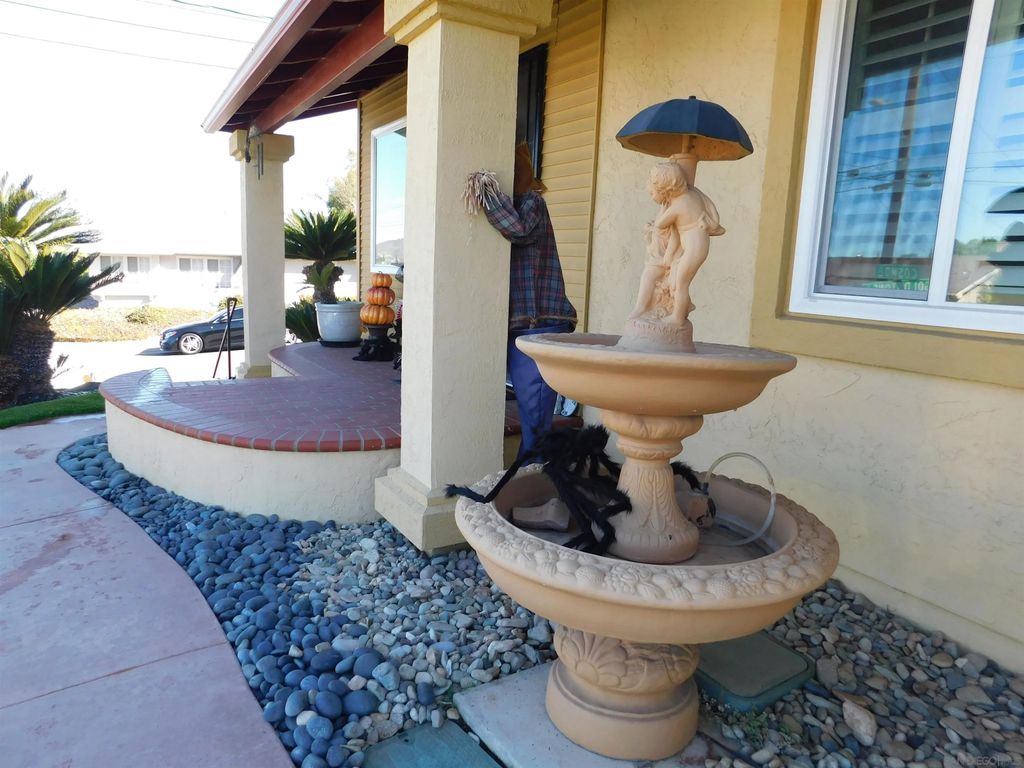 Photo of 1079 Cosmo Ave, El Cajon, CA 92019 (MLS # 250040850)
