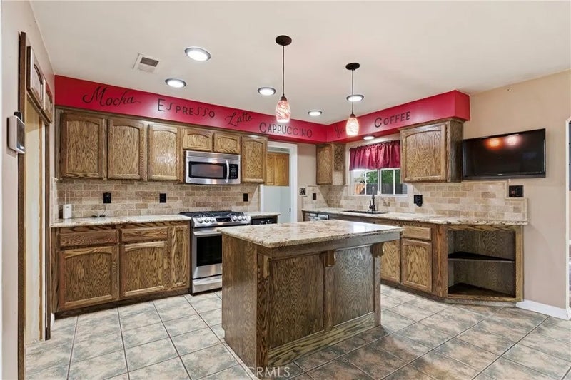 6317 Scenic Way