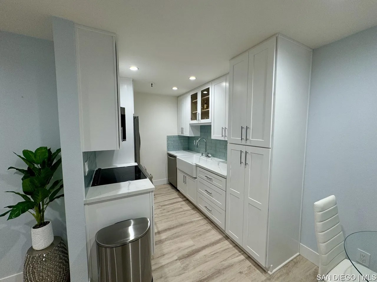 4730 Noyes ST APT 106
