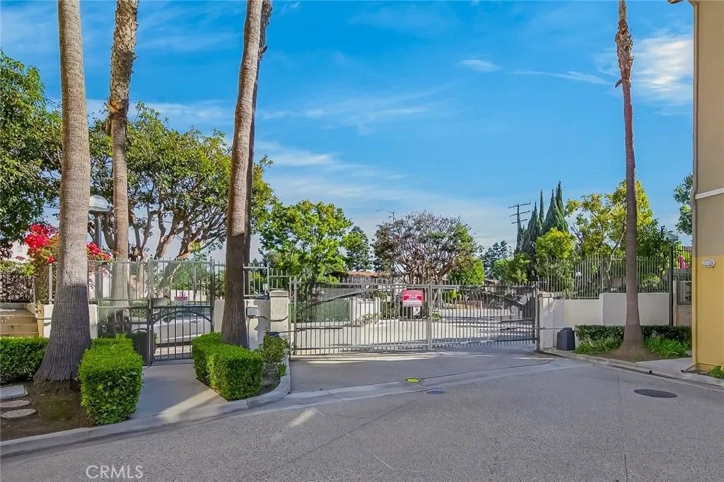 Photo of 23429 S Vermont Avenue #B, Torrance, CA 90502 (MLS # SB26034493)