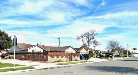 Photo of 6131 Glenwood Drive, Huntington Beach, CA 92647 (MLS # PW26177132) Photo of 6131 Glenwood Drive, Huntington Beach, CA 92647 (MLS # PW26177132)