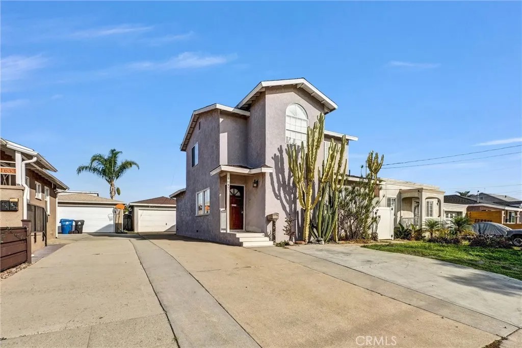 1647 W 215th