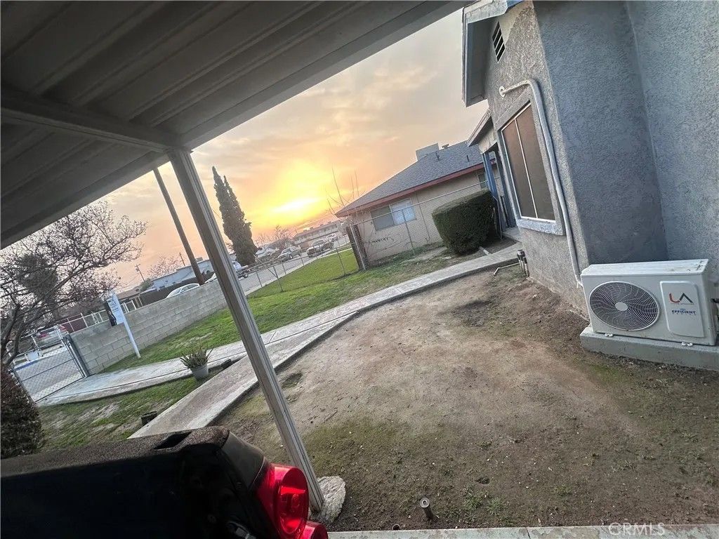 Photo of 634 33rd St, Bakersfield, CA 93301 (MLS # DW26067425)