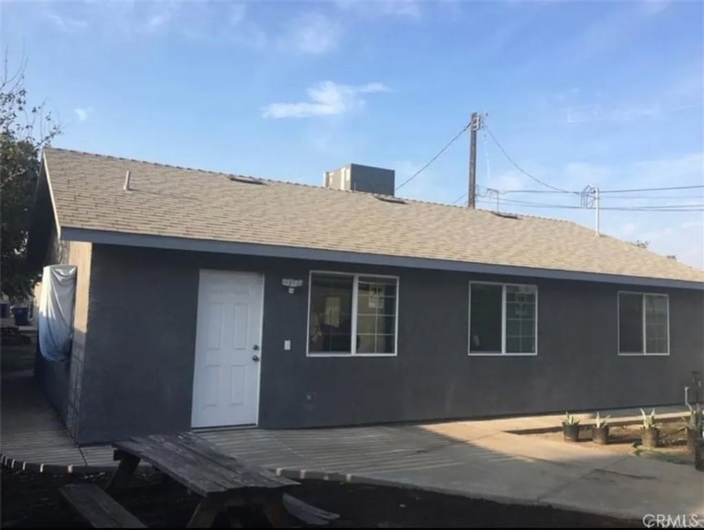 Photo of 634 33rd St, Bakersfield, CA 93301 (MLS # DW26067425)