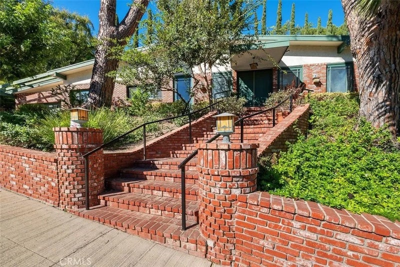 3635 Royal Woods