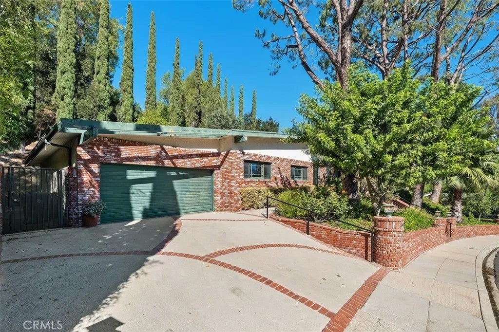 3635 Royal Woods