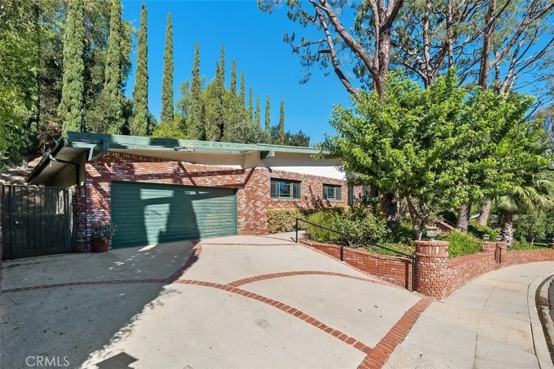 3635 Royal Woods