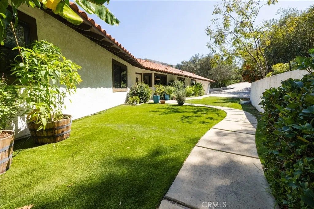 16325 Fox Hunt Road