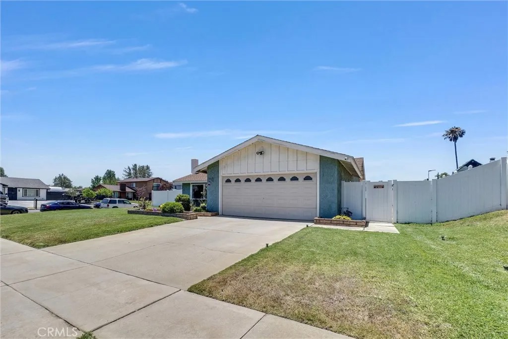 896 N Arrowhead