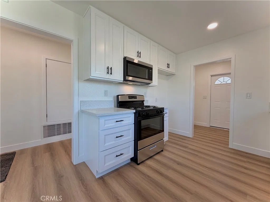 682 E La Verne Avenue