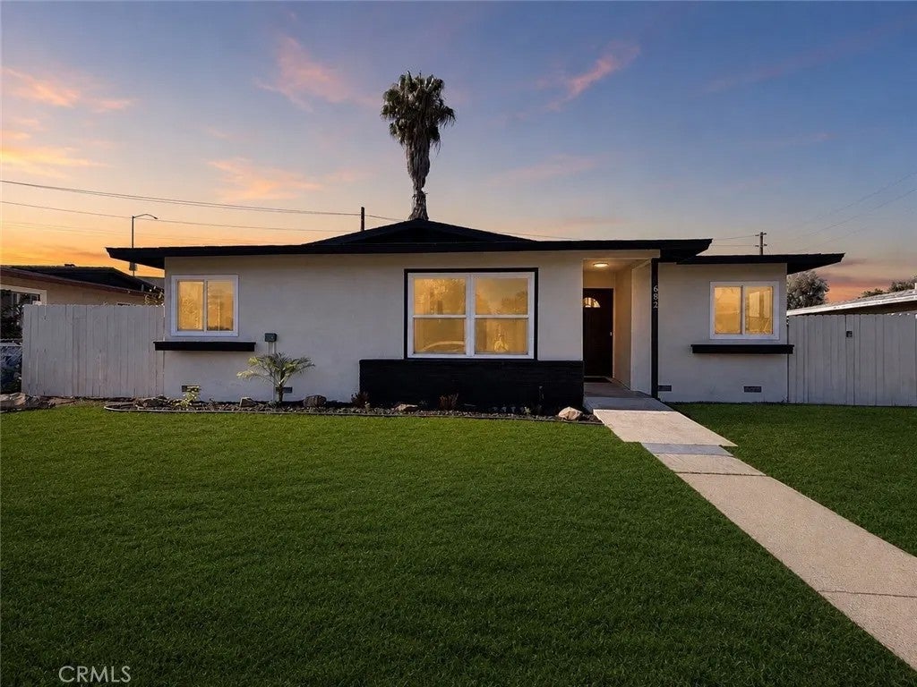 Photo of 682 E La Verne Avenue, Pomona, CA 91767 (MLS # CV26150865)