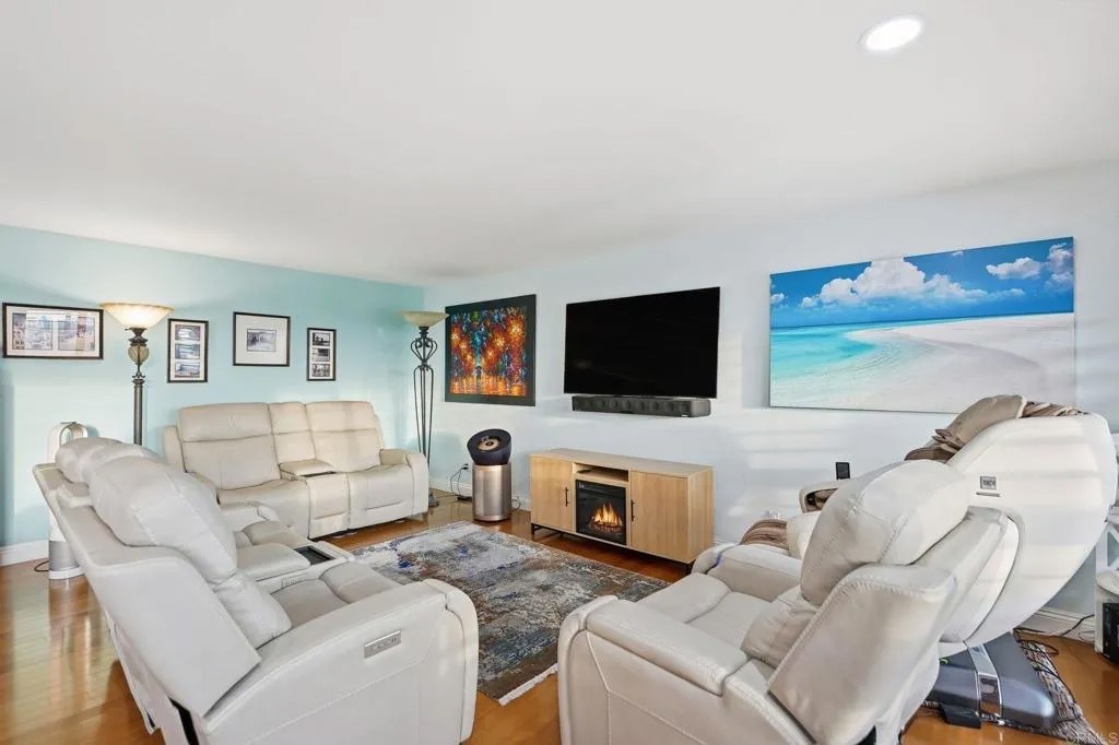 6354 Caminito Basilio