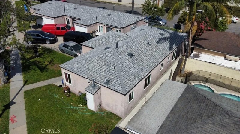 4439 E 52nd