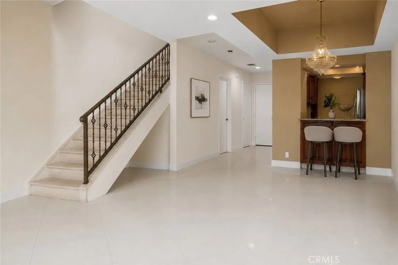 1349 N Columbus 21