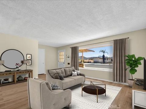 1560 Amberwood Hemet CA 92543