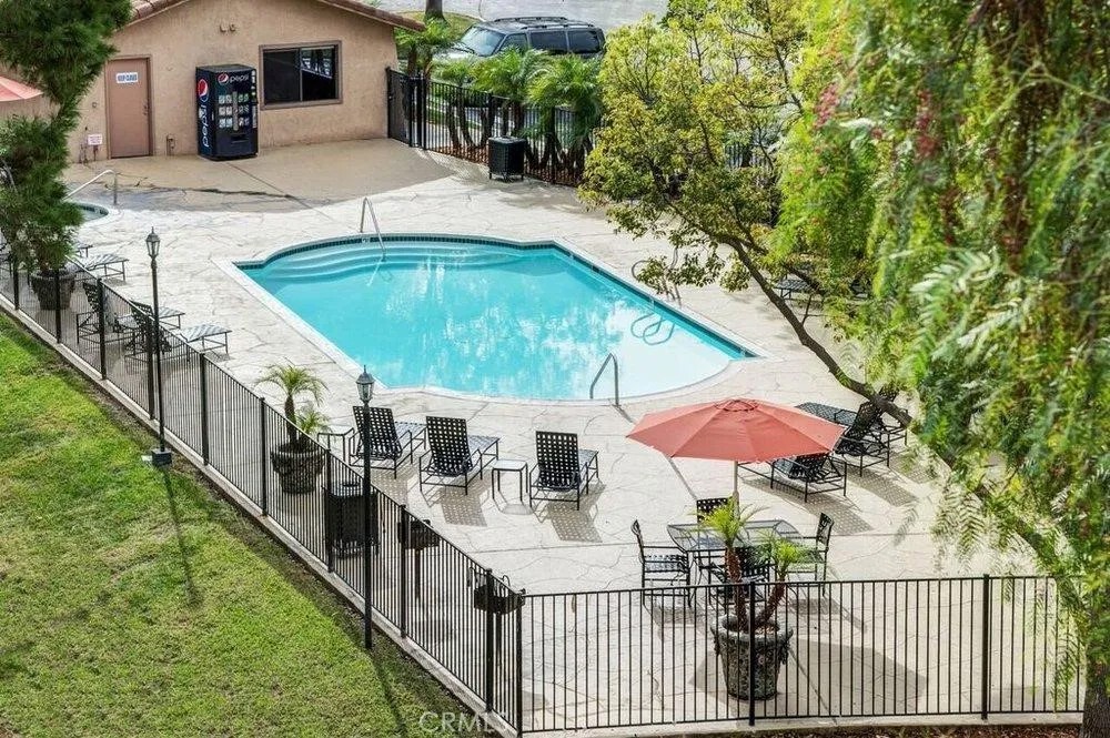 3888 San Ramon Drive 20