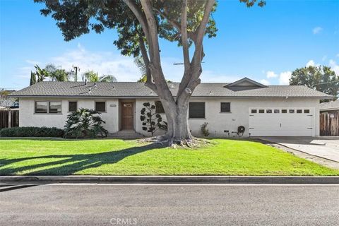 Photo of 13082 Palomar Way, North Tustin, CA 92705 (MLS # NP25244241)