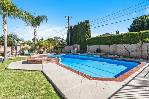 Tiny photo for 13082 Palomar Way, North Tustin, CA 92705 (MLS # NP25244241)