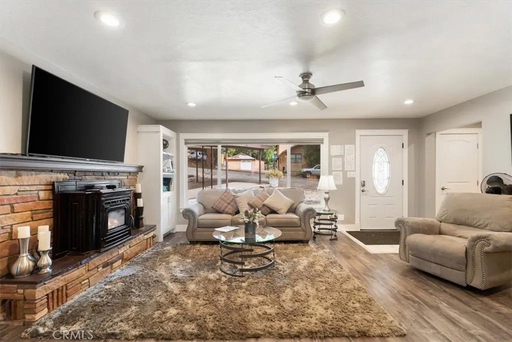 4310 Buckboard Ln