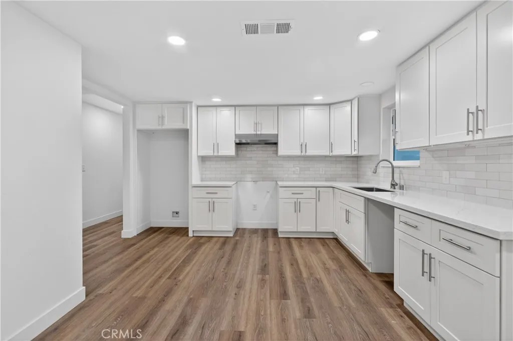8082 N Sherman