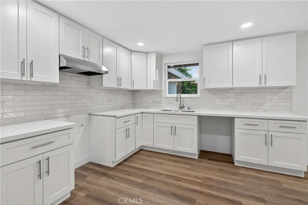 8082 N Sherman