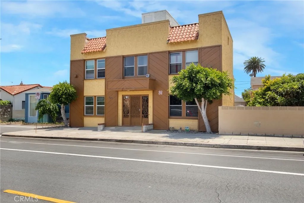 383 W 14th Street