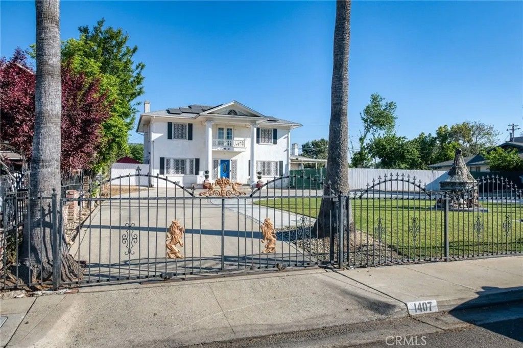 Photo of 1407 E Princeton Ave, Fresno, CA 93704 (MLS # FR26068946)