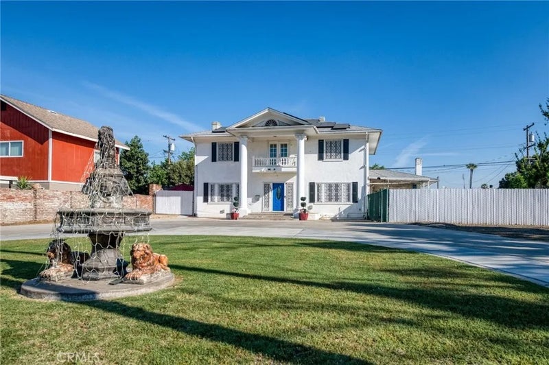 1407 E Princeton