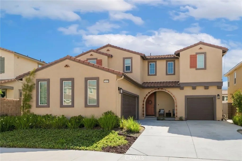 Photo of 34109 Kensington Street, Murrieta, CA 92563 (MLS # SW26120083)