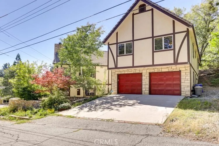 196 Hillcrest Court
