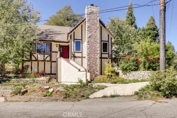 196 Hillcrest Court