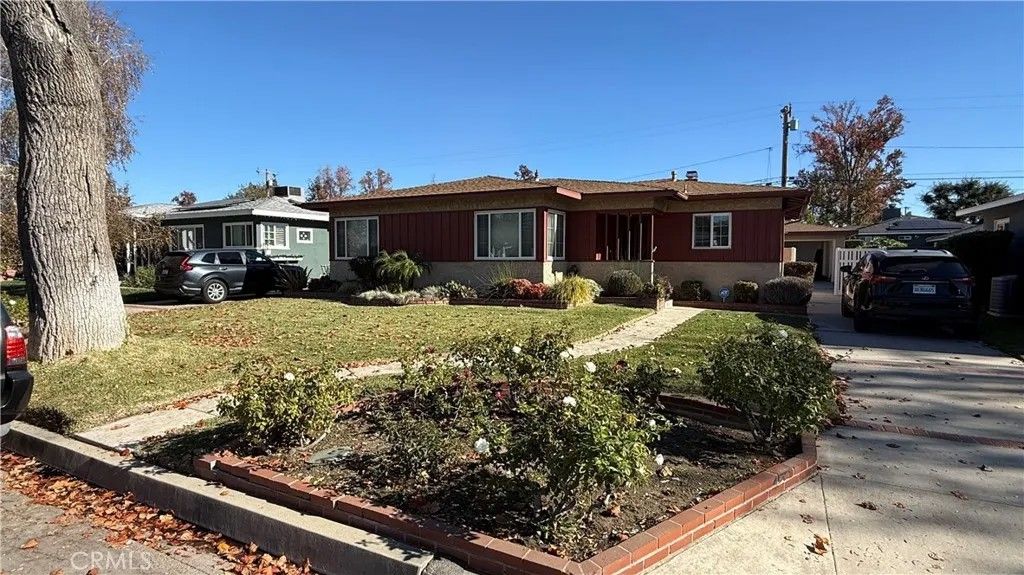 Photo of 4408 N Glenfinnan Ave, Covina, CA 91723 (MLS # CV26011504)