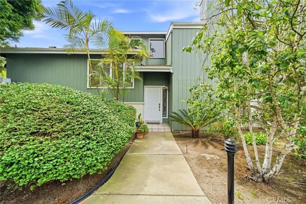 Photo of 870 Deep Creek, Costa Mesa, CA 92626 (MLS # NP26078298)