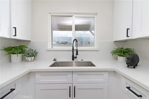 Tiny photo for 15994 Sequoia Avenue, Fontana, CA 92335 (MLS # CV25238810)